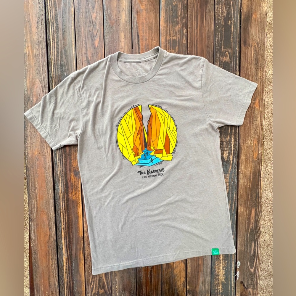 The Narrows ZION NATIONAL PARK T-Shirt  Size: Men: Medium